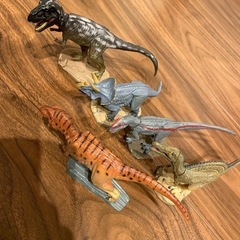 恐竜　フィギア