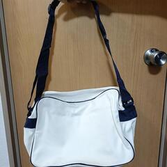 新品ＴＣＫうまたせショルダーバックとうまたせハンカチの画像