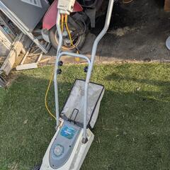 電動芝刈機