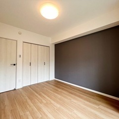 お安く壁紙を貼り替えます❗️