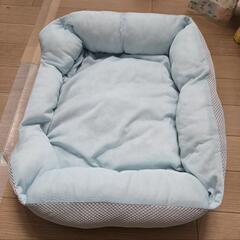 USED　夏用ペットベッド(リバーシブルの涼しいタイプ)の画像