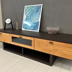 どんなお部屋にもマッチするスタイリッシュなローボード