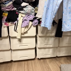 衣類収納棚 の画像