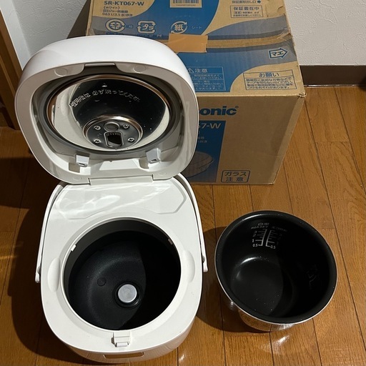 【決まりました】一年ほど使用済み　Panasonic SR-KT060 炊飯器 IH 2018年製