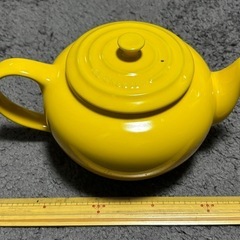 LE CREUSET ティーポットの画像