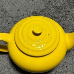 LE CREUSET ティーポットの画像