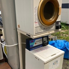 【南幌 100V】サンヨー コイン式 洗濯機  乾燥機セット SANYO ASW-45C CD-S45C1 4.5kg　鍵 専用台 業務用の画像