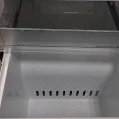冷蔵庫【配達無料お届け設置出来ます💫都内近郊🚚】自動霜取り機能付き❄️高機能156ℓ✨除菌クリーニング済極美品✨他にも冷蔵庫.洗濯機.電子レンジ.オーブン電子レンジ.炊飯器.テーブル&椅子.机&チェアー.ベット&マットレス.ソファーなど多種多様な美品が有ります✨お気軽にお問い合わせ下さい💫 の画像