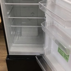 冷蔵庫【配達無料お届け設置出来ます💫都内近郊🚚】自動霜取り機能付き❄️高機能156ℓ✨除菌クリーニング済極美品✨他にも冷蔵庫.洗濯機.電子レンジ.オーブン電子レンジ.炊飯器.テーブル&椅子.机&チェアー.ベット&マットレス.ソファーなど多種多様な美品が有ります✨お気軽にお問い合わせ下さい💫 の画像
