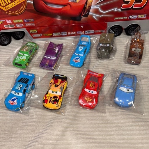 早い者勝ち トミカ カーズ ミニカー マック トレーラー 24台収納
