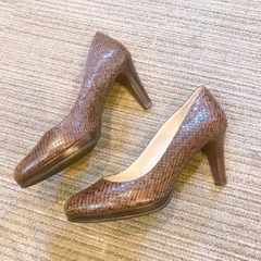 新品未使用 コールハーン COLE HAAN パイソンヘビ柄パンプス 24cmの画像