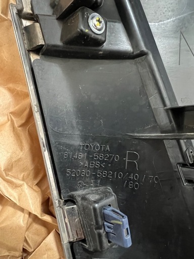 値引き！！ヴェルファイア　右フォグカバー