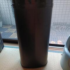 引取限定！　45L　ごみ箱　スチール　ごみ箱　大きめ　黒色　中古品　　の画像