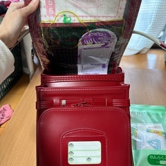 赤いランドセルの画像