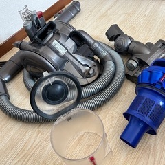 【受付中止】ダイソン dyson の掃除機DC26の画像
