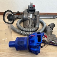 【受付中止】ダイソン dyson の掃除機DC26の画像