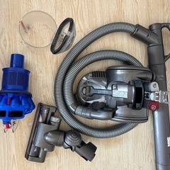 【受付中止】ダイソン dyson の掃除機DC26の画像