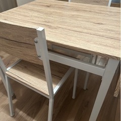 【取引中】ダイニングテーブル　椅子2個付きの画像