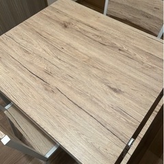 【取引中】ダイニングテーブル　椅子2個付きの画像