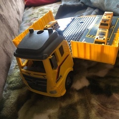 働く車の画像