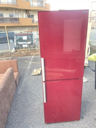 北九州市内配送無料　保証付き AQUA ア クア 冷凍冷蔵庫 (270L・右開き） 2ドア ブルゴーニューレッド AQR-D27B R