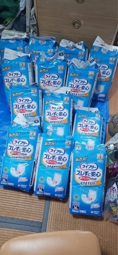 大人用オムツ　ライフリー尿取りパット13パック　10400円