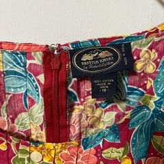 美品　BRITISH KHAKI  フラワープリント ワンピース  ロング丈 ノースリーブ  花柄 青 ブラック 黒 総柄 白の画像
