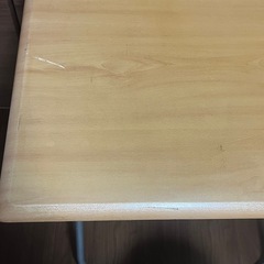 机と椅子セットの画像