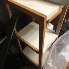 白×木目柄の棚