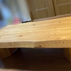 処分間近！木製のローテーブルの画像