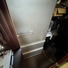 No.28　AQUA 272L 3ドア　冷蔵庫