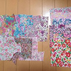 英国版リバティ　手芸用カットクロス(はぎれ)(13x14cm)18枚