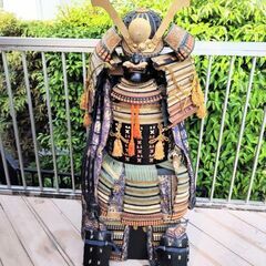 武士の甲冑､鎧櫃一式 ・鎧兜・胴・籠手・臑当