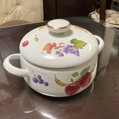 多分未使用品ホーロー鍋