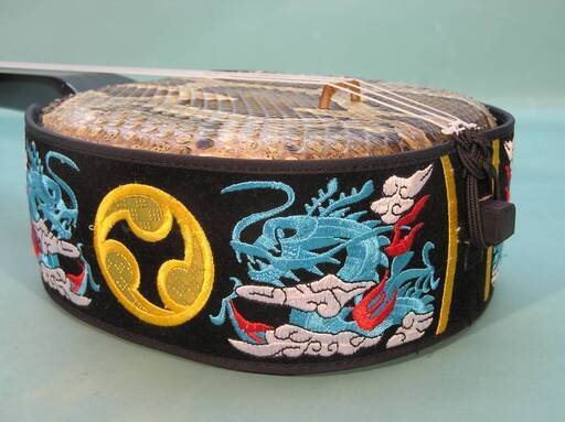 沖縄三線「新品未使用品」本皮強化張り 龍刺繡胴巻き