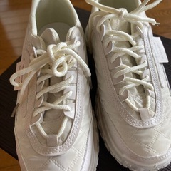 白スニーカ22-23
