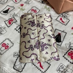 earth ドット柄コスメポーチとJILLSTUART ティッシュケースの画像
