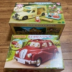 シルバニアファミリー　みんなでお出かけキャンピングカー＋お出かけファミリーカー＋うさぎ人形2体＋オマケ小物の画像