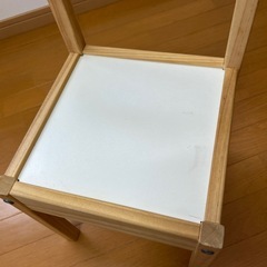 子供用　椅子　IKEAの画像