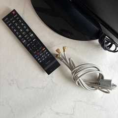 TOSHIBA 22型　液晶カラーテレビ 22RE2 リモコン付き　分離テレビ線付き　東芝の画像