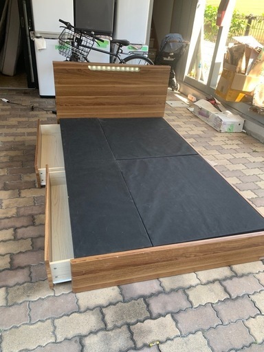 セミダブルベッド(収納付き)