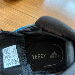 adidas YEEZY 13センチ靴の画像