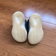 adidas YEEZY 13センチ靴の画像