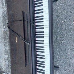 電子ピアノ　中古