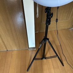 取引中　LEDリングライトNEEWER RL18の画像