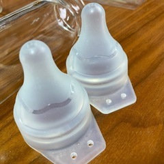 母乳実感の哺乳瓶と乳首セットの画像