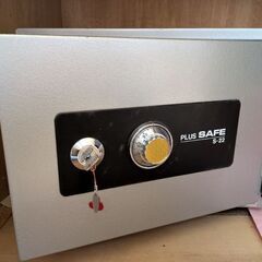 耐火金庫　PLUS社製　SAFE S-22の画像