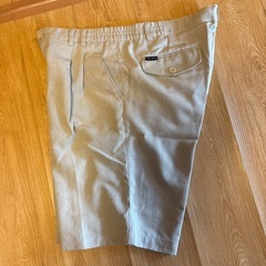 メンズショートパンツベージュの画像