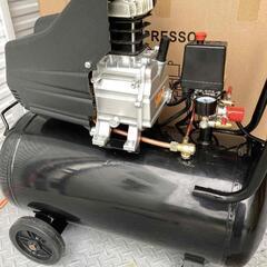 ほぼ新品　　単相100V 家庭用　コンプレッサー　美品　エアーツール　タイヤつき　自動車ツール　バイクツール　ガレージツールの画像