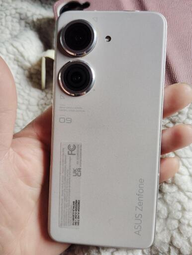 取り置き中Zenfone9